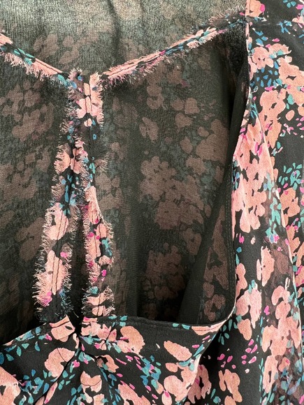 ELIZABETH and JAMES Silk Floral Cut-Out Back Blouse SZ S Black Multi Print - Picture 5 of 9